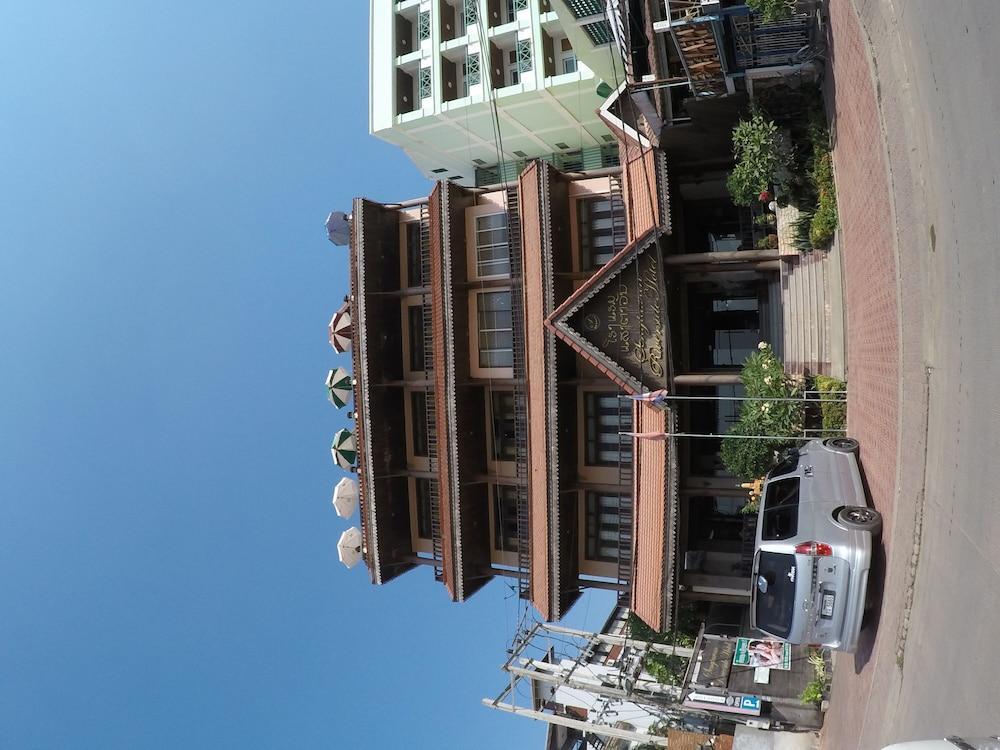 Sengtawan Riverside Hotel Вьентьян Экстерьер фото