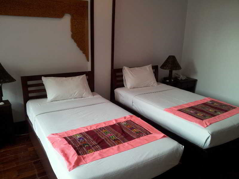 Sengtawan Riverside Hotel Вьентьян Экстерьер фото