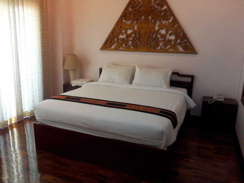 Sengtawan Riverside Hotel Вьентьян Экстерьер фото