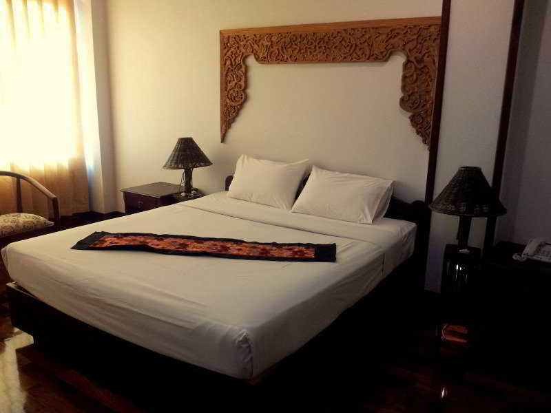Sengtawan Riverside Hotel Вьентьян Экстерьер фото