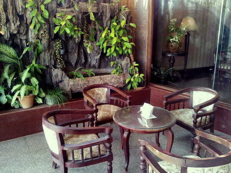 Sengtawan Riverside Hotel Вьентьян Экстерьер фото