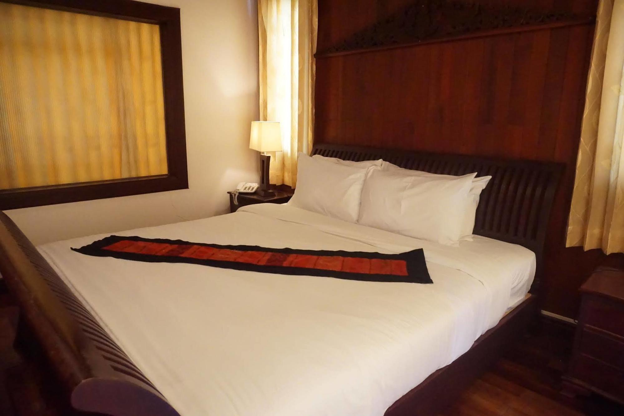 Sengtawan Riverside Hotel Вьентьян Экстерьер фото