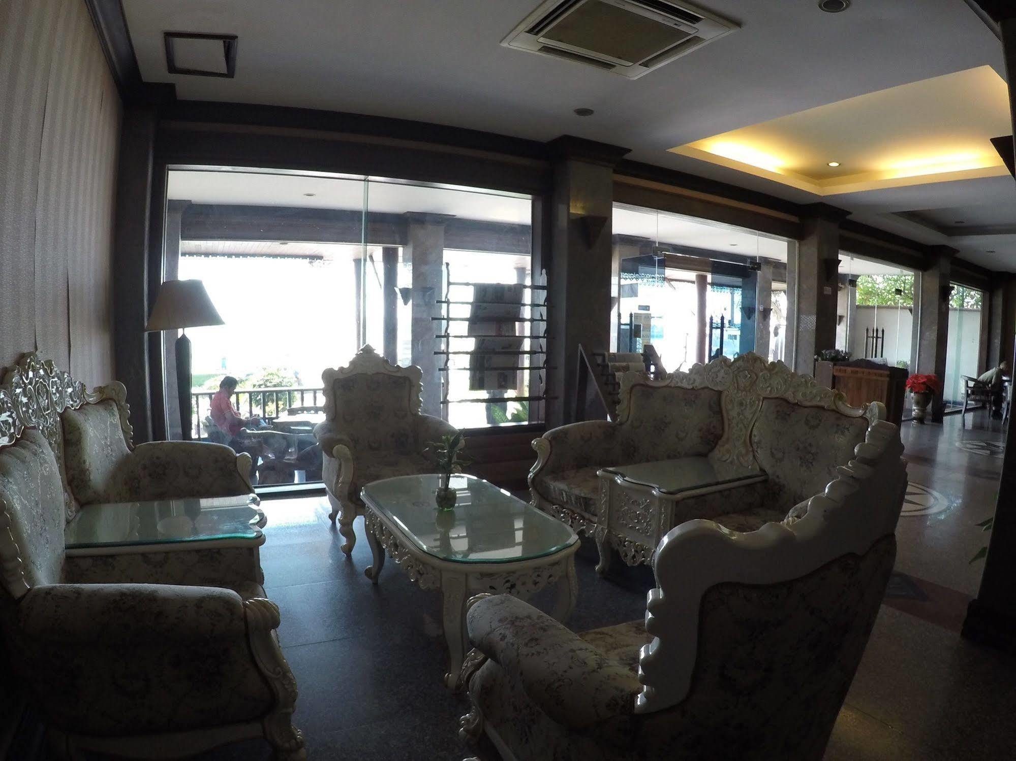 Sengtawan Riverside Hotel Вьентьян Экстерьер фото