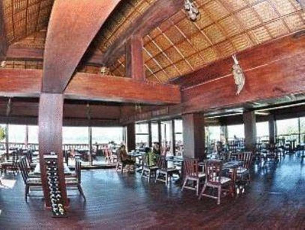 Sengtawan Riverside Hotel Вьентьян Ресторан фото