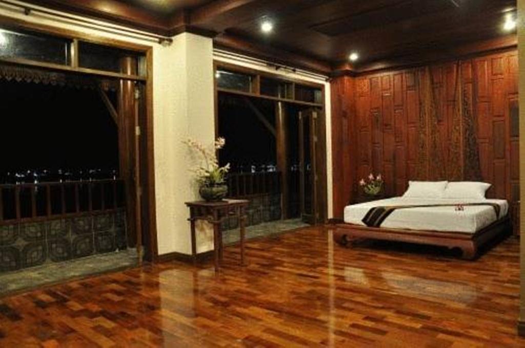 Sengtawan Riverside Hotel Вьентьян Номер фото