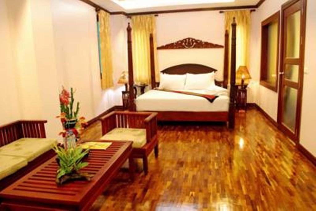 Sengtawan Riverside Hotel Вьентьян Номер фото
